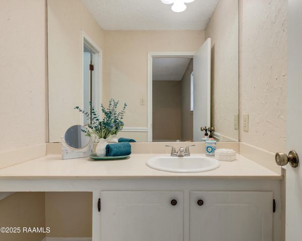 203 Bonaire Drive, Lafayette, LA 70506