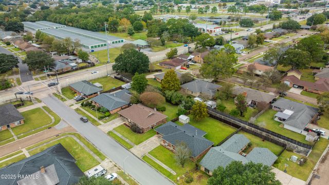 203 Bonaire Drive, Lafayette, LA 70506