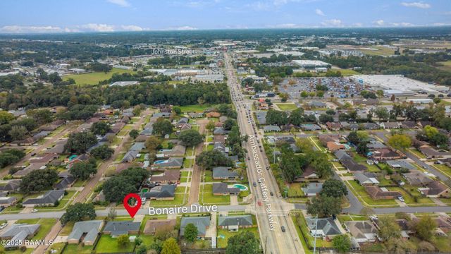 203 Bonaire Drive, Lafayette, LA 70506