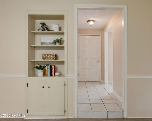 203 Bonaire Drive, Lafayette, LA 70506