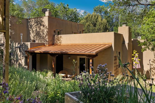 1330 Bishops Lodge Road, Santa Fe, NM 87506