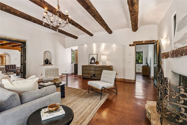 1330 Bishops Lodge Road, Santa Fe, NM 87506