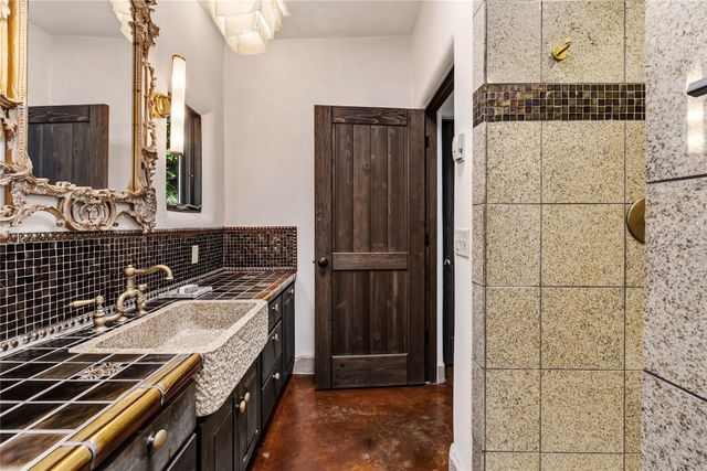 1330 Bishops Lodge Road, Santa Fe, NM 87506