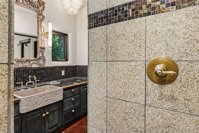 1330 Bishops Lodge Road, Santa Fe, NM 87506