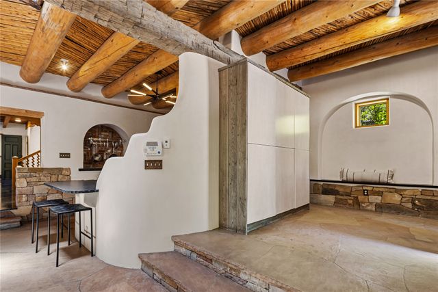 1330 Bishops Lodge Road, Santa Fe, NM 87506