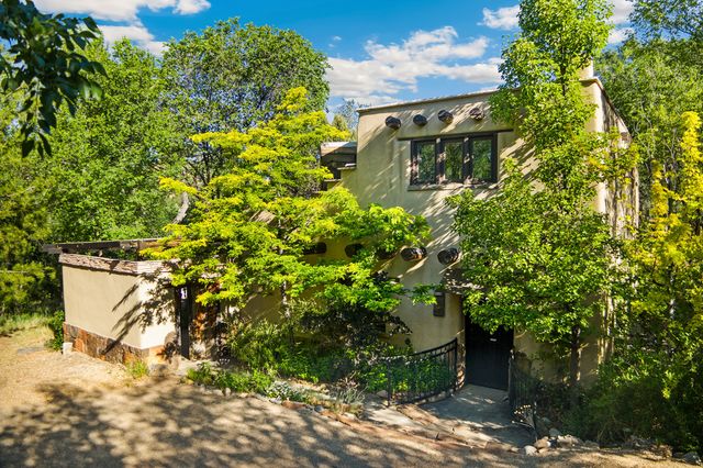 1330 Bishops Lodge Road, Santa Fe, NM 87506