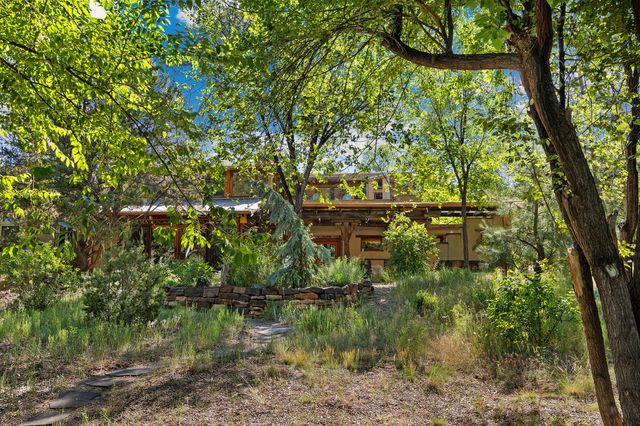 1330 Bishops Lodge Road, Santa Fe, NM 87506