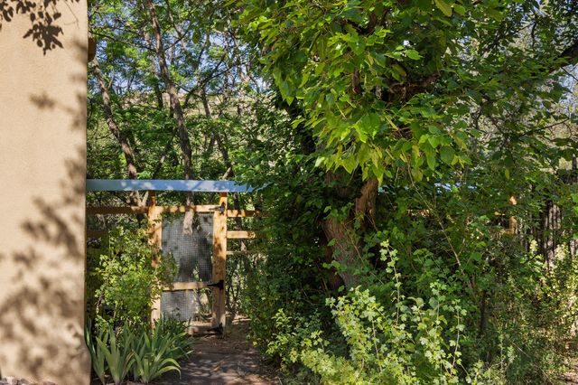 1330 Bishops Lodge Road, Santa Fe, NM 87506