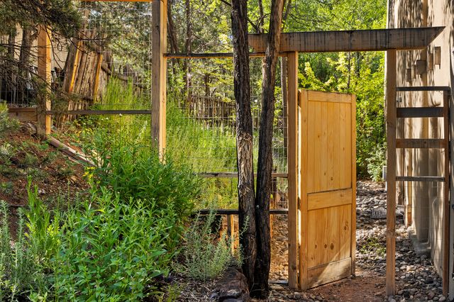 1330 Bishops Lodge Road, Santa Fe, NM 87506