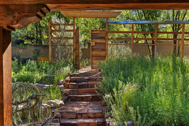 1330 Bishops Lodge Road, Santa Fe, NM 87506
