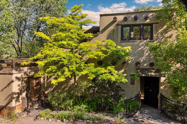 1330 Bishops Lodge Road, Santa Fe, NM 87506