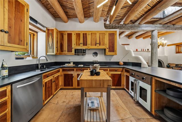 1330 Bishops Lodge Road, Santa Fe, NM 87506