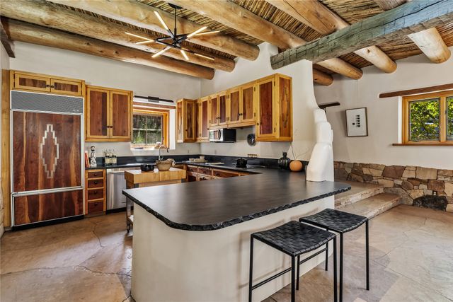 1330 Bishops Lodge Road, Santa Fe, NM 87506