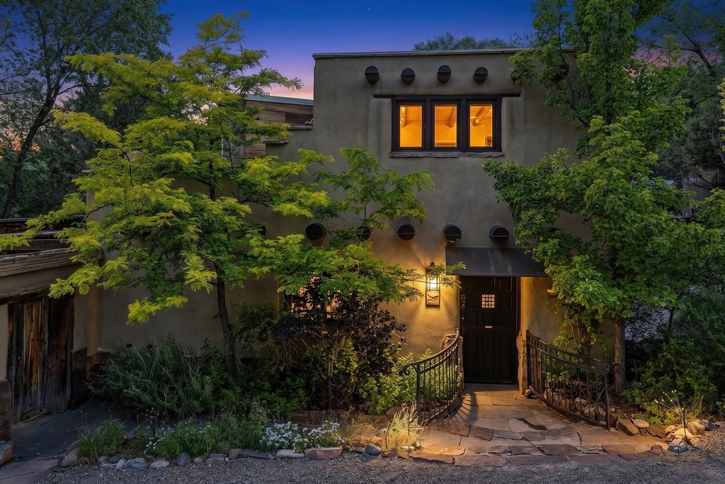 1330 Bishops Lodge Road, Santa Fe, NM 87506