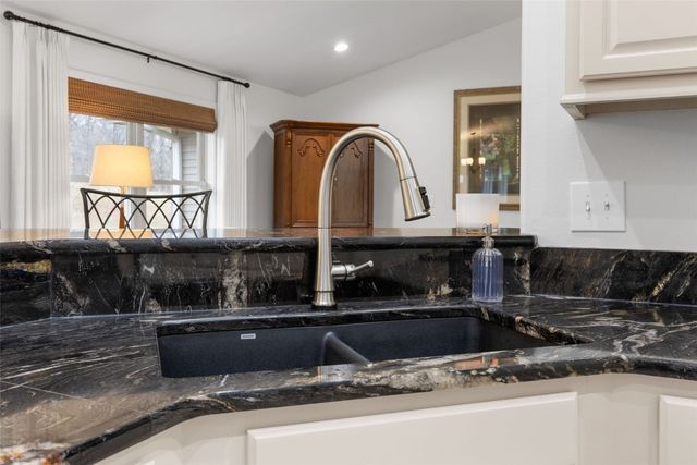 3802 Richland Dr NW, Cedar Rapids, IA 52405