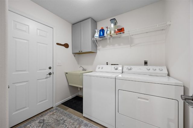 3802 Richland Dr NW, Cedar Rapids, IA 52405