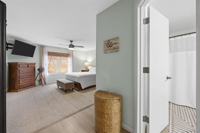 3802 Richland Dr NW, Cedar Rapids, IA 52405