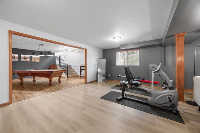 3802 Richland Dr NW, Cedar Rapids, IA 52405