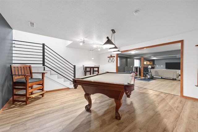 3802 Richland Dr NW, Cedar Rapids, IA 52405