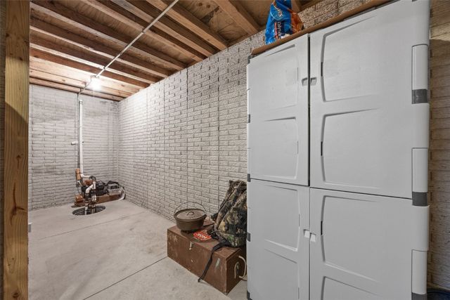 3802 Richland Dr NW, Cedar Rapids, IA 52405