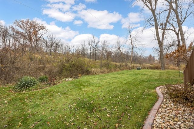 3802 Richland Dr NW, Cedar Rapids, IA 52405