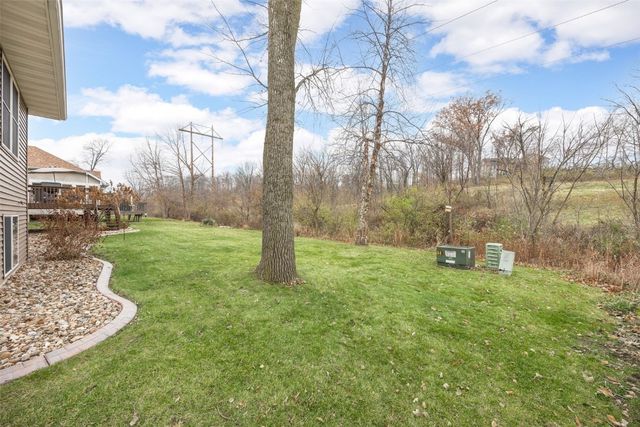 3802 Richland Dr NW, Cedar Rapids, IA 52405