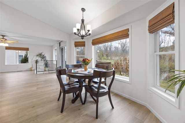 3802 Richland Dr NW, Cedar Rapids, IA 52405