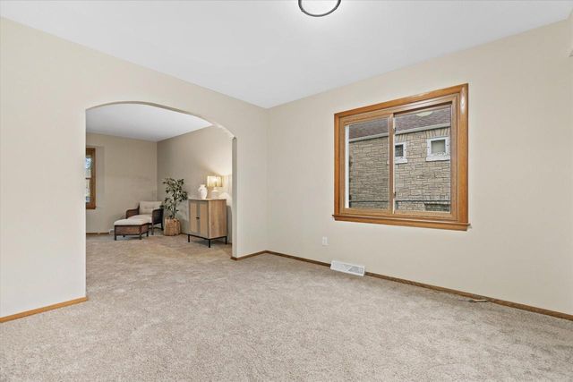 732 S 96th STREET, West Allis, WI 53214