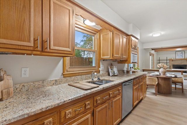 732 S 96th STREET, West Allis, WI 53214