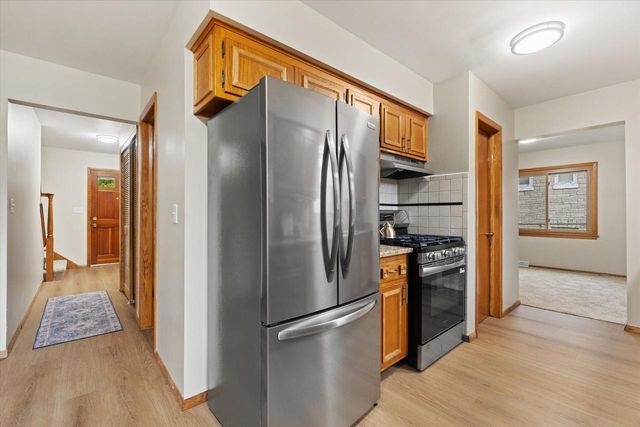 732 S 96th STREET, West Allis, WI 53214