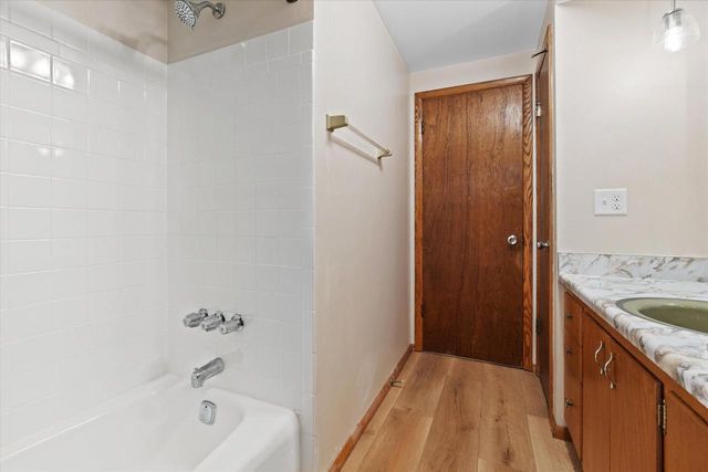 732 S 96th STREET, West Allis, WI 53214