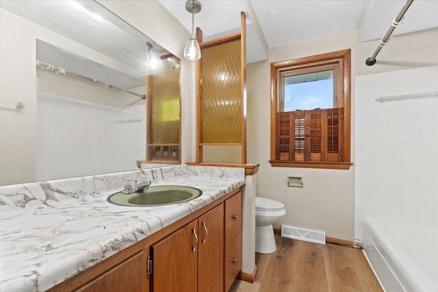 732 S 96th STREET, West Allis, WI 53214