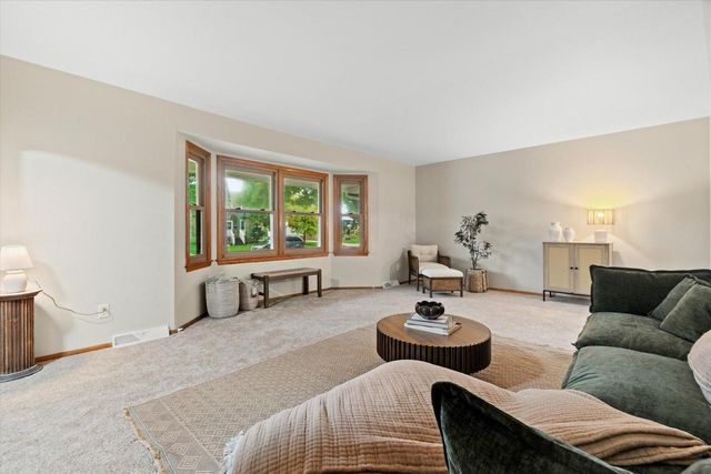 732 S 96th STREET, West Allis, WI 53214