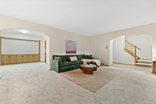 732 S 96th STREET, West Allis, WI 53214