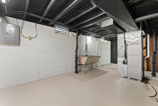 732 S 96th STREET, West Allis, WI 53214
