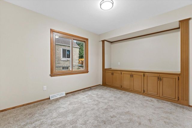 732 S 96th STREET, West Allis, WI 53214