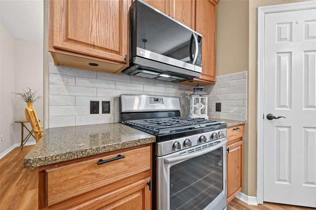 6718 Durango Creek Drive, Magnolia, TX 77354