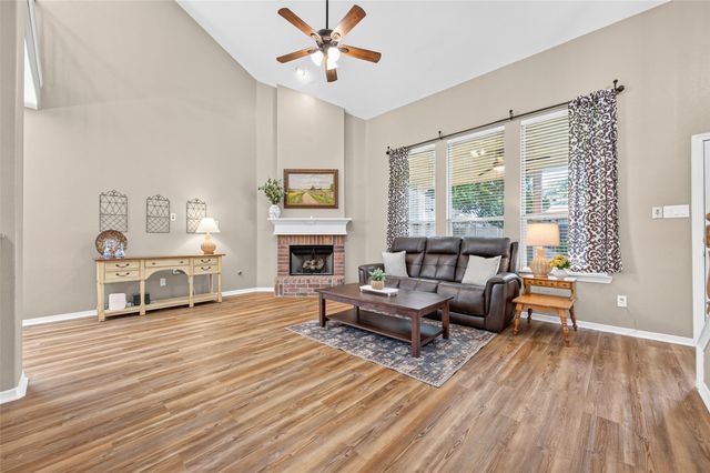 6718 Durango Creek Drive, Magnolia, TX 77354