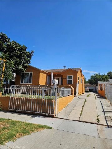 2638 Iowa, South Gate, CA 90280