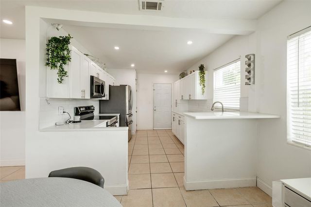 101 40TH AVENUE NE, St Petersburg, FL 33703