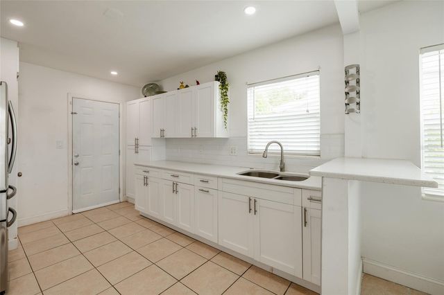 101 40TH AVENUE NE, St Petersburg, FL 33703