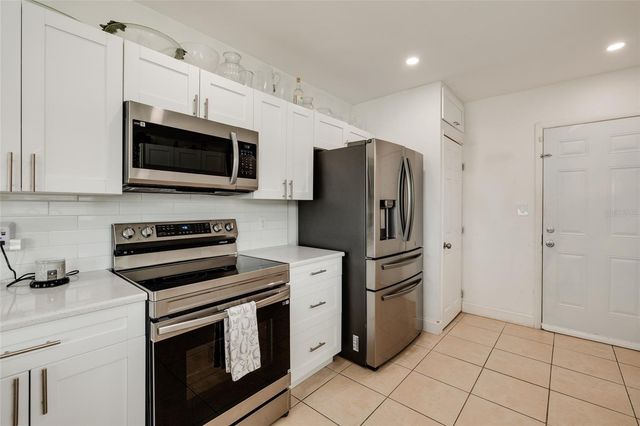 101 40TH AVENUE NE, St Petersburg, FL 33703