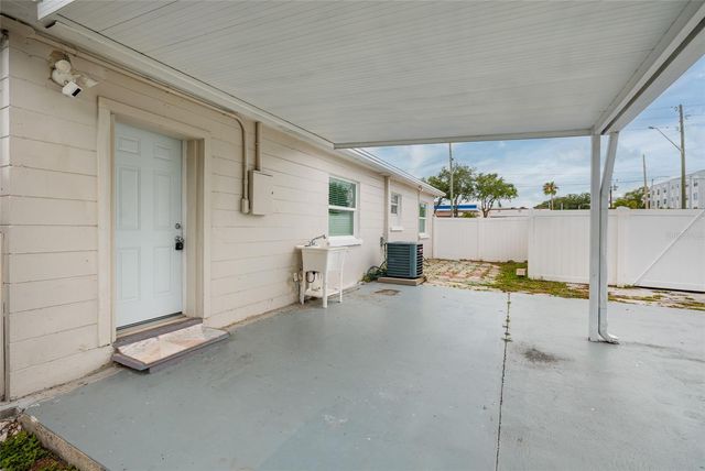 101 40TH AVENUE NE, St Petersburg, FL 33703