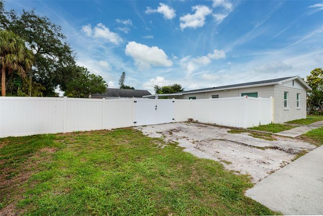 101 40TH AVENUE NE, St Petersburg, FL 33703