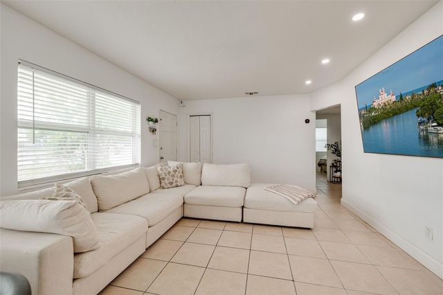 101 40TH AVENUE NE, St Petersburg, FL 33703