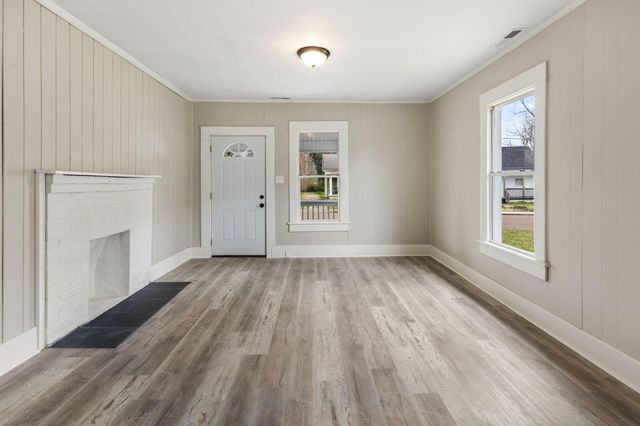 1055 N Orchard Knob Avenue, Chattanooga, TN 37406