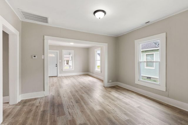 1055 N Orchard Knob Avenue, Chattanooga, TN 37406