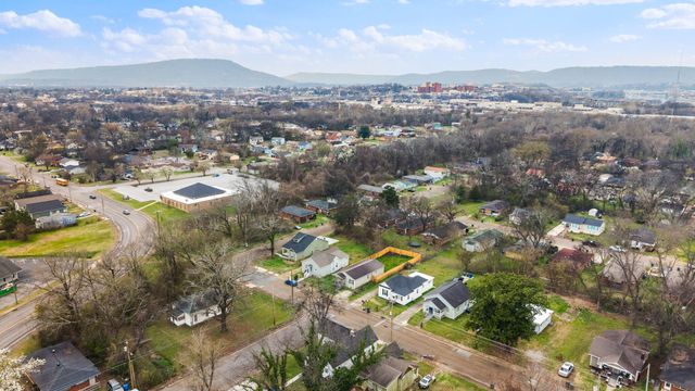 1055 N Orchard Knob Avenue, Chattanooga, TN 37406