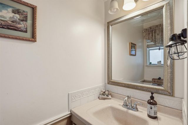 5814 Lodge Creek Drive, Houston, TX 77066