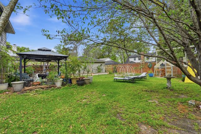 5814 Lodge Creek Drive, Houston, TX 77066